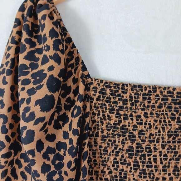 Gianni Bini, NWT Leopard Print Top, Size Large, Smocked Bodice & Sleeve Cuffs - Picture 6 of 16